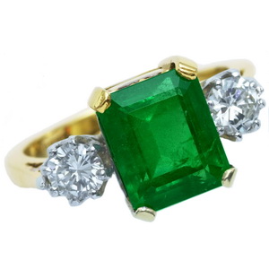 Diamond & Emerald Three Stone Ring. A fine Emerald cut Emerald. - Click Image to Close